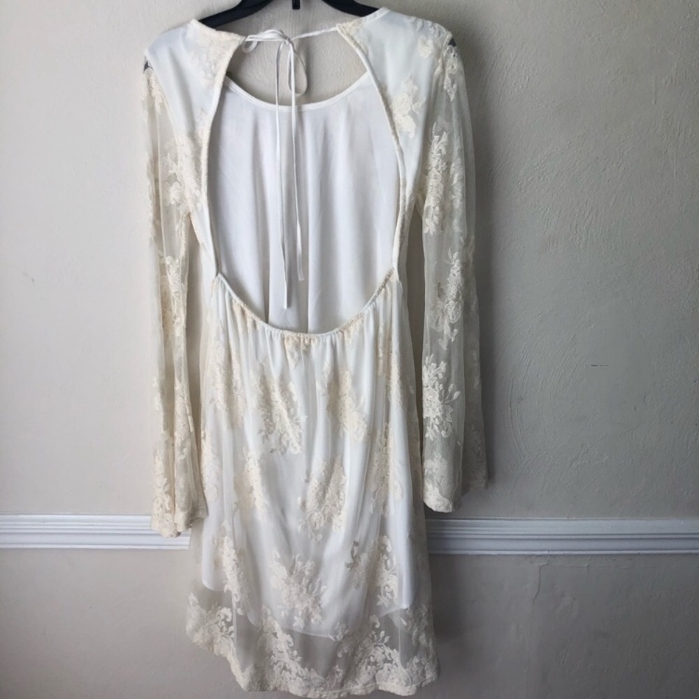 Dress - Picture 3 of 4